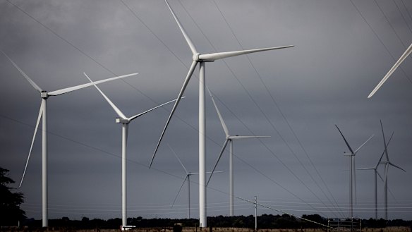 The head of the UN has urged countries to accelerate the adoption of renewable energy.