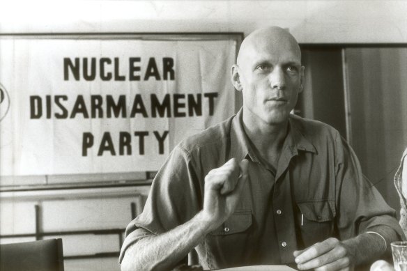 Peter Garrett at a Nuclear Disarmament Party press conference in 1984.