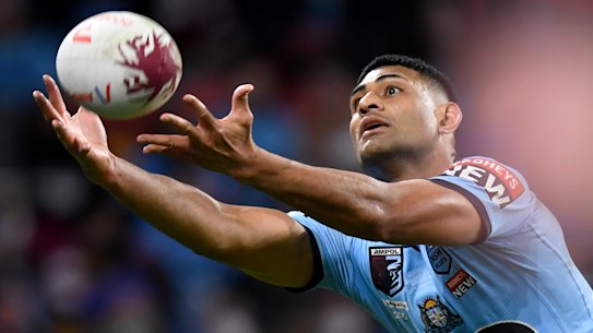 Daniel Tupou fumbles a high kick, handing the momentum back to Queensland.