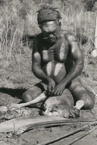 A Warlpiri hunter in 1974.