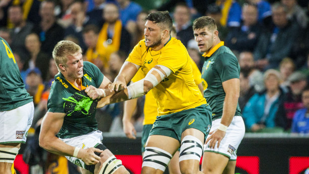 Springboks forward Pieter-Steph du Toit and Wallabies second-rower Adam Coleman go toe-to-toe in the Perth Test of 2017. 