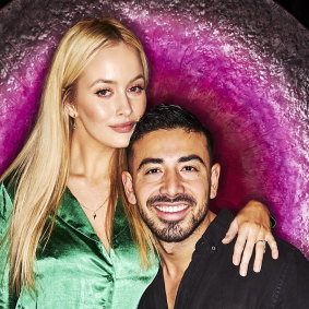 Simone Holtznagel is dating celebrity PT Jono Castano.