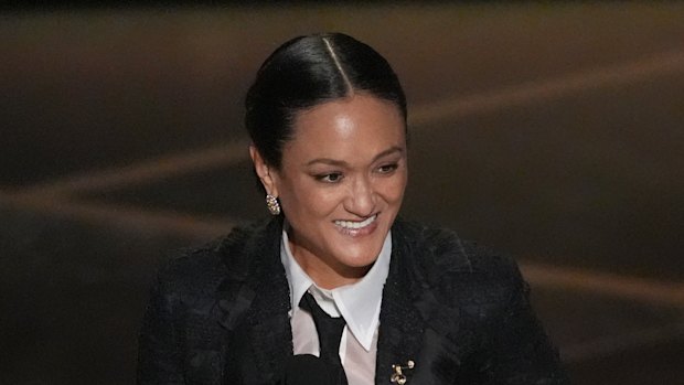 Autumn Durald Arkapaw accepts the award for cinematography.