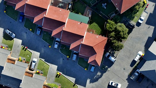 'A problem for one is likely a problem for all': RBA sounds Australian debt warning