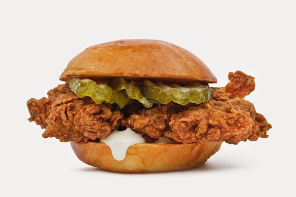 The “proper sandwich” with chicken, Acide pickles and buttermilk ranch.