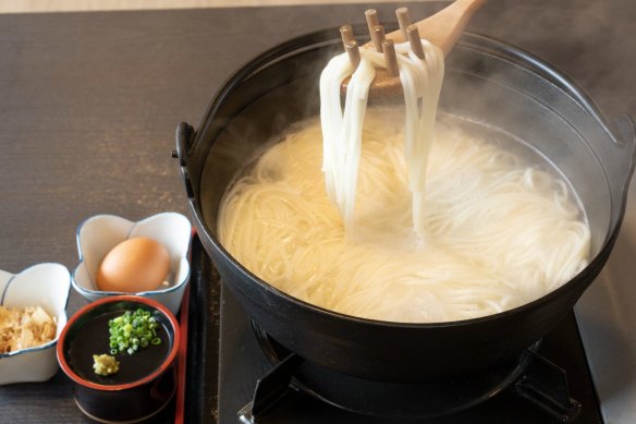 Fragrant jigoku-daki noodles: the islands are the only place you can enjoy fresh Goto udon noodles.