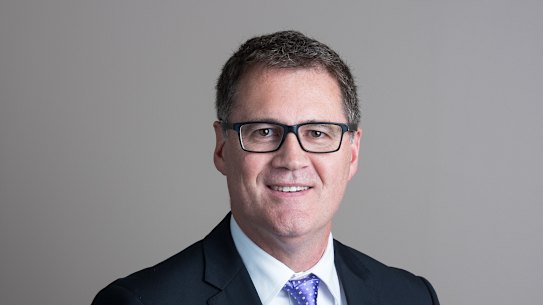 Mark Hoven, the chief executive of Adviser Ratings believes that financial adviser numbers will fall to only 15,000 over the next five years