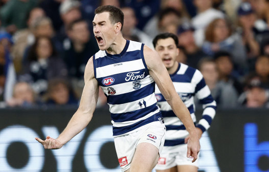 Jeremy Cameron’s five goals, including the 600th for his career, helped maintain Geelong’s unbeaten record.