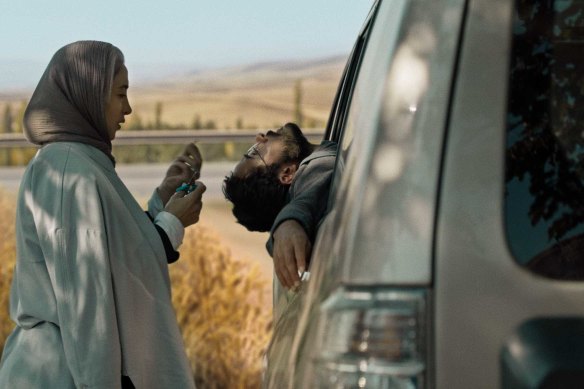 Pantea Panahiha and Amin Simiar in Panah Panahi’s Hit the Road.