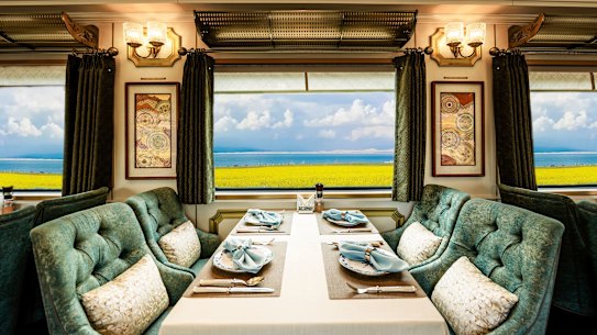 Dining car.
