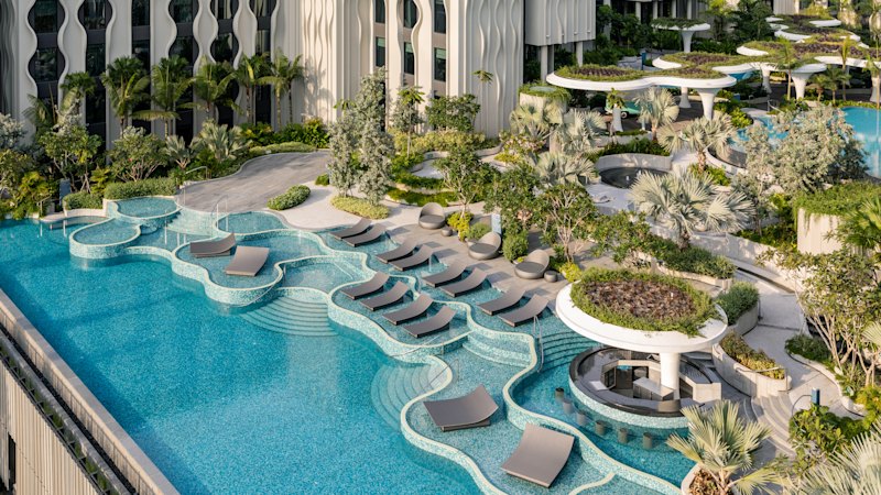 Singapore stopover hotel draws Aussies with large pool complex, reports say