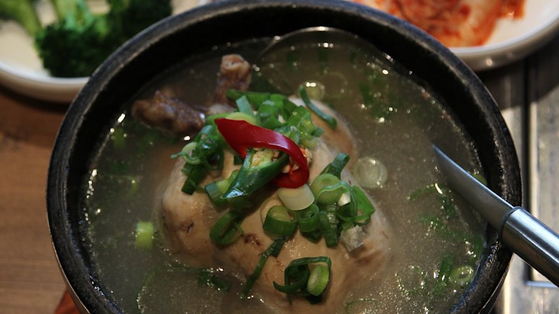 Korejska restavracija ponuja redke kose govedine in yukhoe s hrustljavim riževim krekerjem