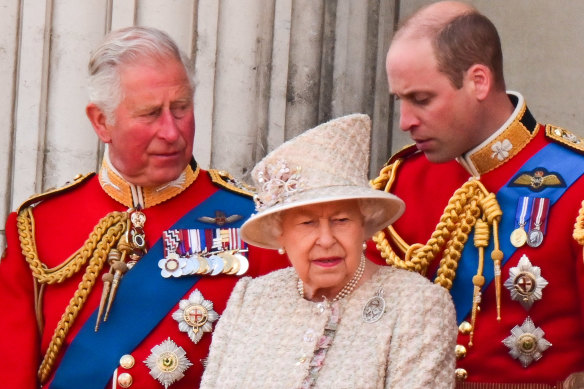 British monarchy: An ailing Queen Elizabeth, an exiled prince and shrinking  realm
