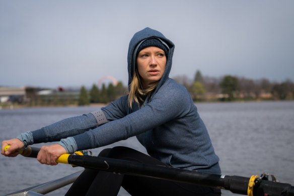 Anna Torv as Harriet Dunkley in Secret City, set in Canberra.