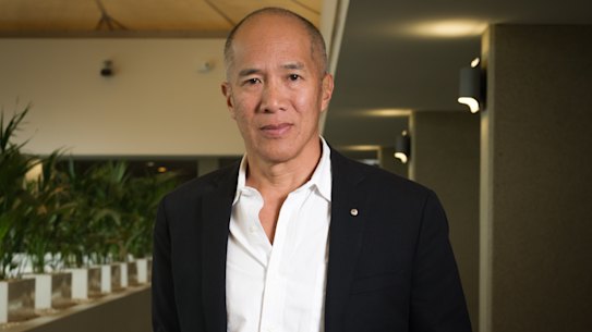 Brain surgeon Dr Charlie Teo has defended himself after accusations of charging excessive fees for risky surgeries. 