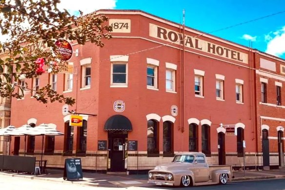 The Royal Hotel in St Arnaud is up for sale at $750,000.