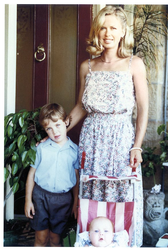 Ashley with her children, Piers and Adelicia, in 1980.