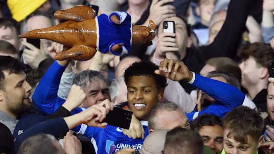 Kusini Yengi and Portsmouth are going up.