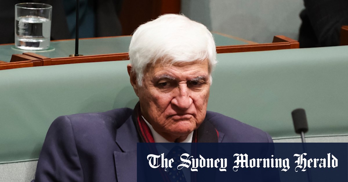 Katter doubles down on threat to punch journalist, says he should have been more aggressive