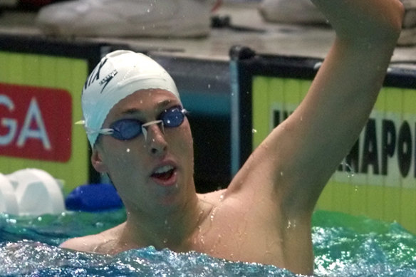 Klete Keller celebrates setting an American 400m record in 2000.