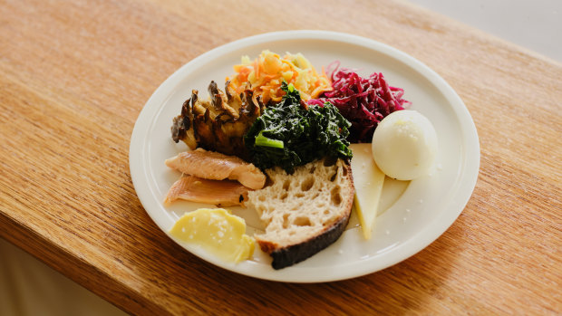 Sunhands’ wholesome breakfasts, sandwiches and salads showcase vegetables grown nearby.