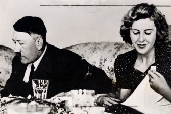  Adolf Hitler with Eva Braun 
