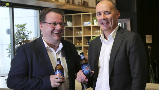 AHA president Scott Leach (left) with Lion MD James Brindley. A renewable energy deal between Lion, the AHA and ENGIE is set to reduce the electricity bills for up to 300 NSW pubs. 