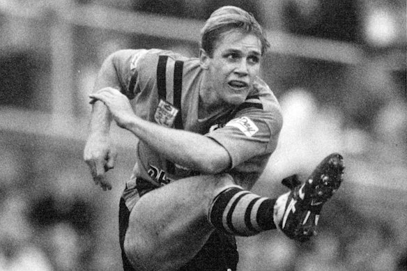 Former Balmain five-eighth and Wallaby Brian Smith has passed away.