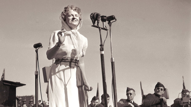 Entertainer Gracie Fields singing at her concert at the Sydney Showground on 13 August 1945
