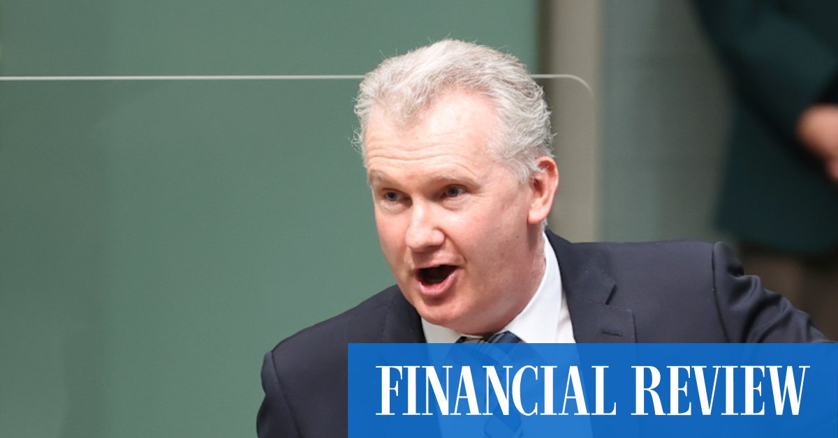 Labor, unions to fight Morrison government's push to take on MUA wharfies - Vimarsana News