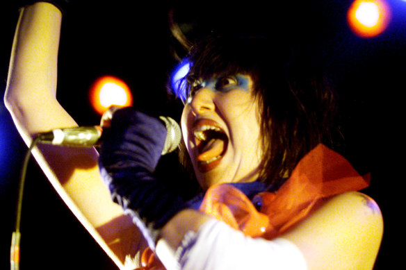 Karen O at Sydney’s Metro Theatre in 2003, just before the gig was aborted midway following her fall.