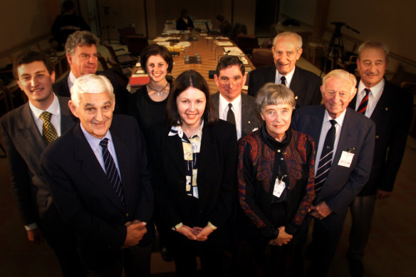 Julian Leeser (far left) was a member of the constitutional No committee in the 1999 republic referendum.