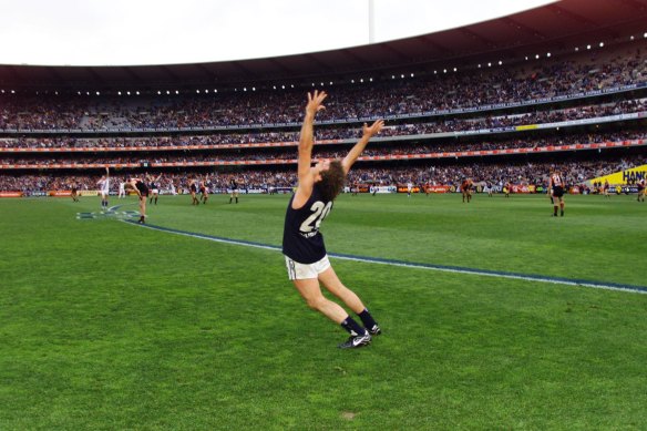 Fraser Brown celebrates Carlton’s win in the 1999 preliminary final.