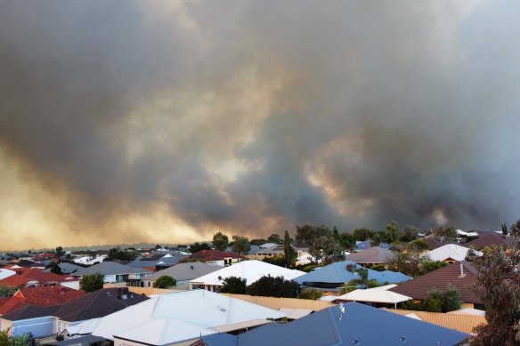 Photo of the bushfire taken from Ashby.