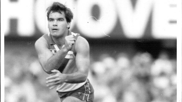 Greg Williams in action for the Swans in 1989.