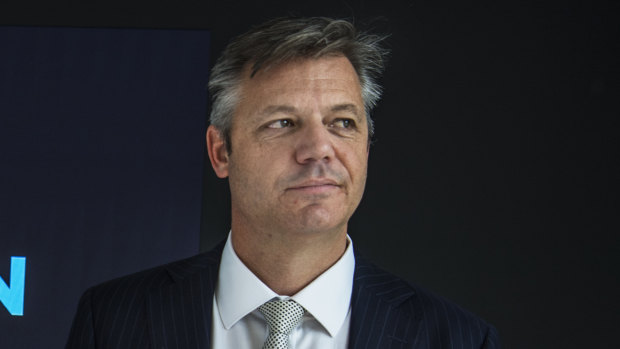 APN Outdoor boss Warburton calls it quits as JCDecaux takes over