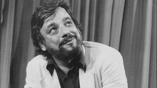 Stephen Sondheim at Sydney International airport after arriving to attend conferences on live theatre in 1977.