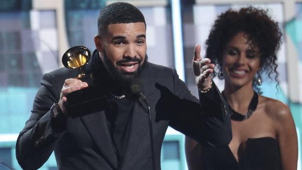 Drake accepts the award for best rap song for God's Plan.