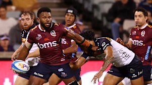 Filipo Daugunu in action for the Reds.