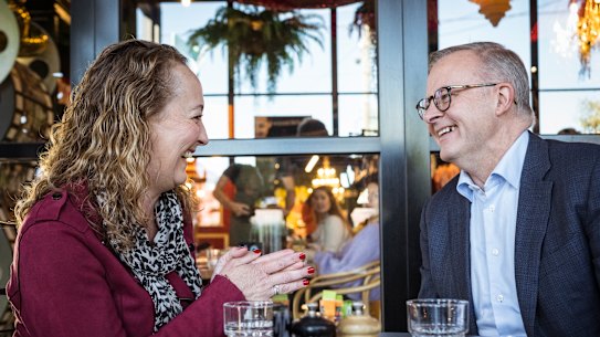 Prime Minister Anthony Albanese congratulates the newly elected member for Aston, Mary Doyle, at a Bayswater cafe.