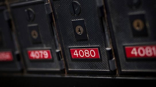 Democrats serve Australia-based WikiLeaks with lawsuit via Twitter