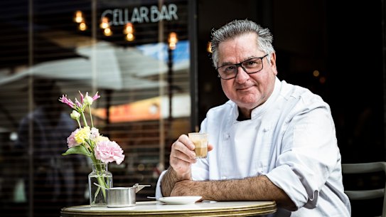 Guy Grossi has issued an apology in response to a claim he groped a female journalist at a restaurant industry event.