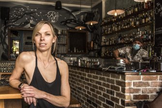 Tess Robbins, proprietaria di Summer Hill a Rio Bar