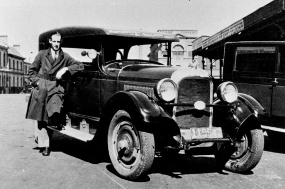 Reg Ansett in 1931 with his first road service Studebaker, running daily from Maryborough to Ballarat. Moving to Hamilton proved a moneymaker.