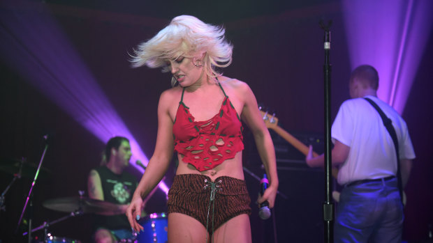 Amyl and the Sniffers premiere new song at Meeniyan Town Hall