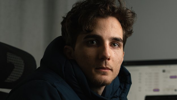 Joel Holsinger quit his job as a corporate accountant to trade full time in prediction markets.