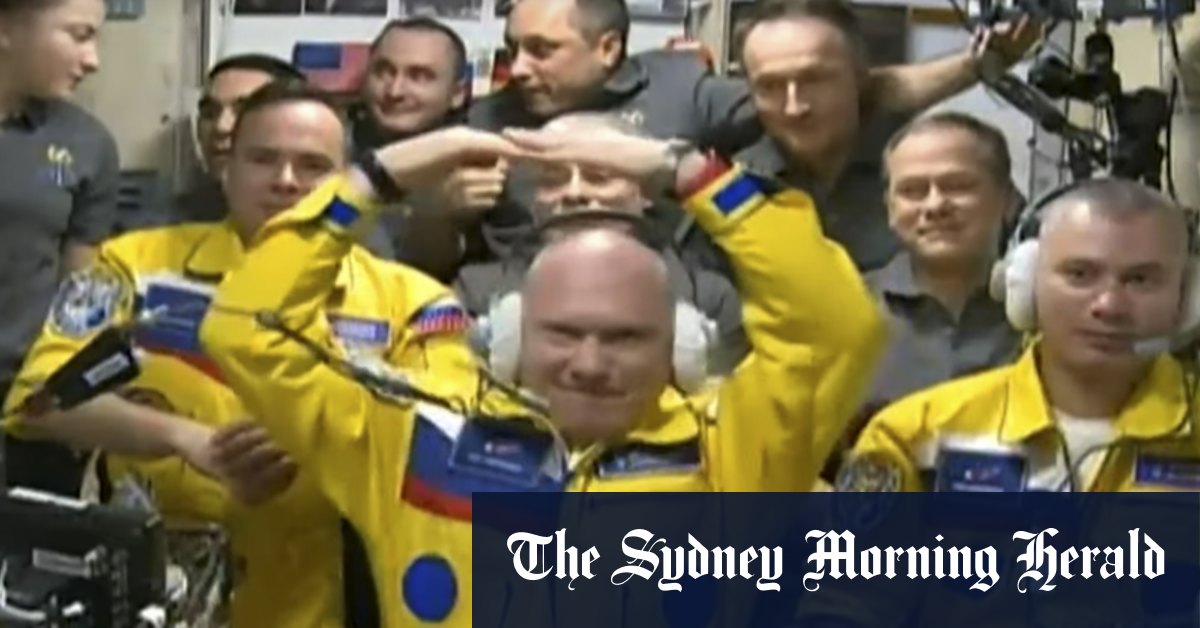 Rusia neagă că cosmonauții îmbrăcați în galben sprijineau Ucraina