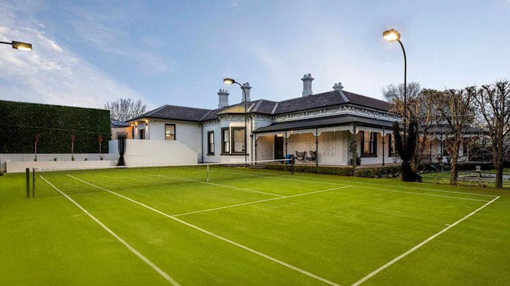 smh.com.au - Shona Hendley - Our five favourite five-bedroom luxury homes for sale right now