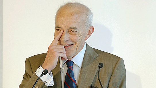 Former <i>Age</i> editor Les Carlyon remembers his predecessor and mentor Graham Perkin at an event in 2010.