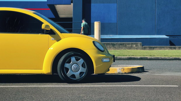 Glenn Homann’s RYGBVW features a yellow VW car against a range of primary hues – leading to the title, a riff on the initials for the colour sequence often described as making up a rainbow. 